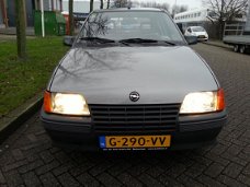 Opel Kadett - 1.6i LS keiharde wagen