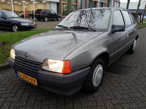 Opel Kadett - 1.6i LS keiharde wagen - 1