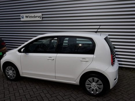 Volkswagen Up! - 1.0 BMT move up executive - 1