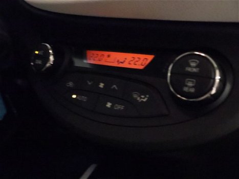 Toyota Yaris - 1.0 VVT-i Trend/Clima/Navi/Camera/Cruisecontrol/Trekhaak - 1