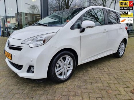 Toyota Verso S - 1.3 VVT-i Dynamic Panoramadak/Navigatie/Leder bekleding/AUTOMAAT - 1