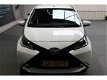 Toyota Aygo - 1.0 VVT-i X-play Automaat 5-Drs + Safety Sense - 1 - Thumbnail