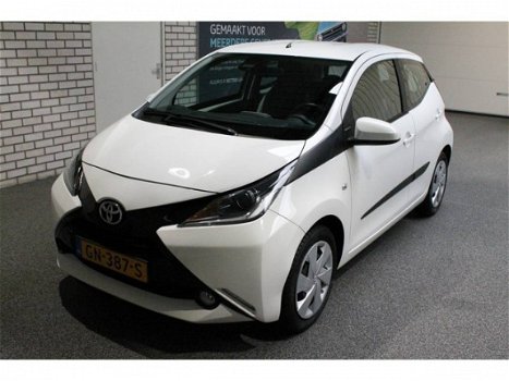 Toyota Aygo - 1.0 VVT-i X-play Automaat 5-Drs + Safety Sense - 1