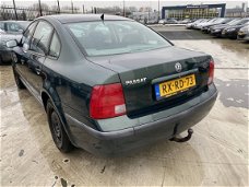 Volkswagen Passat - 1.6 Trendline