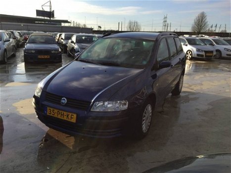 Fiat Stilo Multi Wagon - 1.8 16v Dynamic - 1