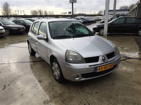 Renault Clio - 1.2 16V Community - 1