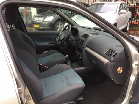 Renault Clio - 1.2 16V Community - 1