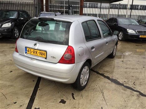 Renault Clio - 1.2 16V Community - 1