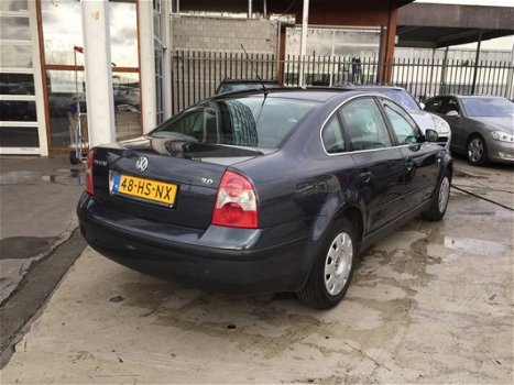 Volkswagen Passat - 2.0 Comfortline - 1