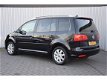 Volkswagen Touran - 1.6TDI Cup Edition 7 Pers/Navi/Clima/PDC - 1 - Thumbnail