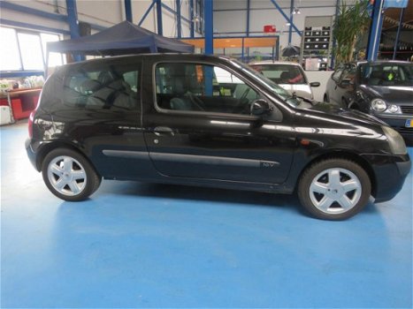 Renault Clio - CLIO; 1.2 16V S2005 - 1