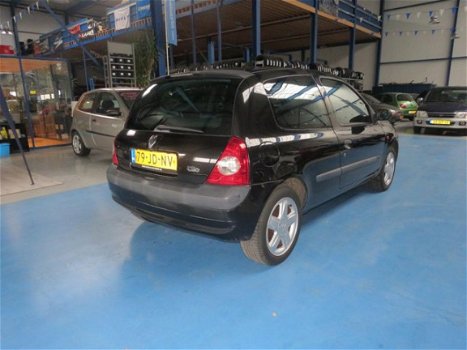 Renault Clio - CLIO; 1.2 16V S2005 - 1