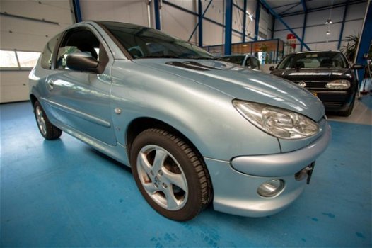 Peugeot 206 - 206; 1.6 16V 3DRS - 1