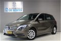 Mercedes-Benz B-klasse - 180 Ambition Met wegklabare trekhaak, navigatie en parkeersensoren achter - 1 - Thumbnail