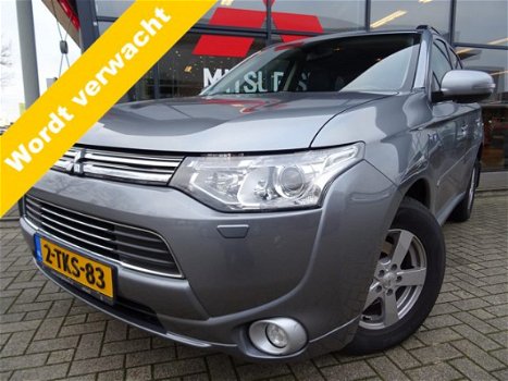 Mitsubishi Outlander - 2.0 PHEV Instyle *PRIJS IS INCL. BTW* LEDER*NAVIGATIE*TREKHAAK*CRUISE CONTROL - 1