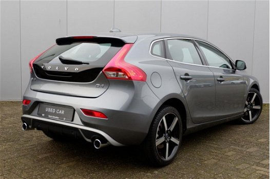 Volvo V40 - 2.0 D4 190PK R-Design/18