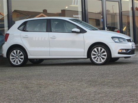 Volkswagen Polo - 1.2 TSI Comfortline 5 deurs Cruise/Airco/Parkpilot/MTF-stuur Dealer OH/Nieuwstaat - 1