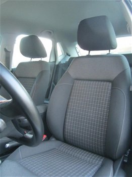 Volkswagen Polo - 1.2 TSI Comfortline 5 deurs Cruise/Airco/Parkpilot/MTF-stuur Dealer OH/Nieuwstaat - 1