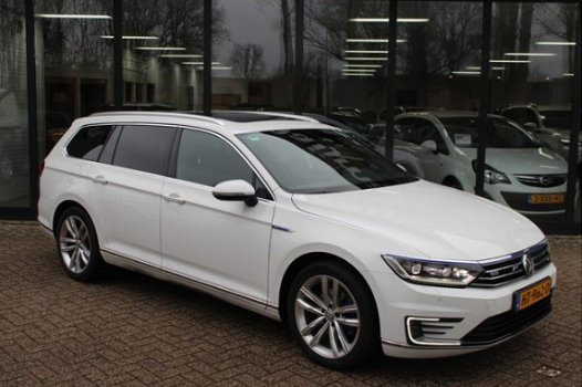 Volkswagen Passat Variant - 1.4 TSI GTE Highline R-Line*Panoramadak*Navi*LED - 1