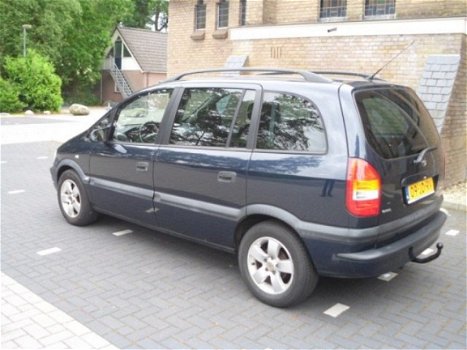 Opel Zafira - 1