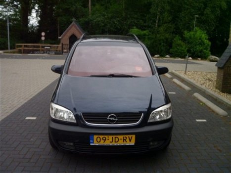 Opel Zafira - 1