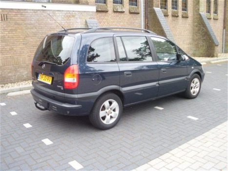 Opel Zafira - 1