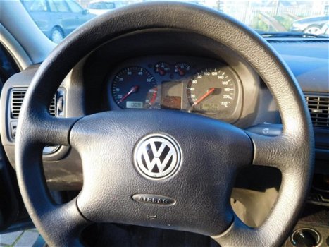 Volkswagen Golf - 1.4-16V Master Edition - 1