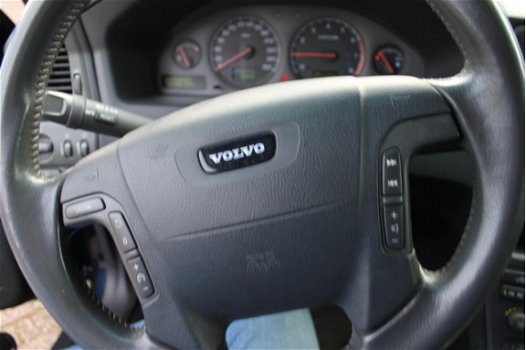 Volvo V70 - 2.4 Comfort Line YOUNGTIMER, VOL JAAR APK, AUTOMAAT, WINTER / ZOMER SET - 1