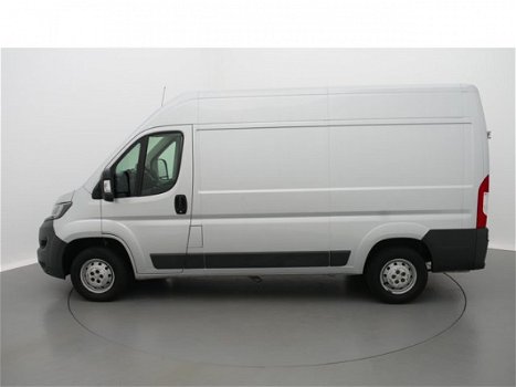 Peugeot Boxer - 333 L2H2 2.2 Hdi 110pk XT | Navigatie | Airco | Trekhaak | Cruise Control | - 1