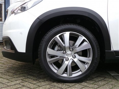 Peugeot 2008 - 1.2 PureTech 110pk Allure met Navigatie - 1