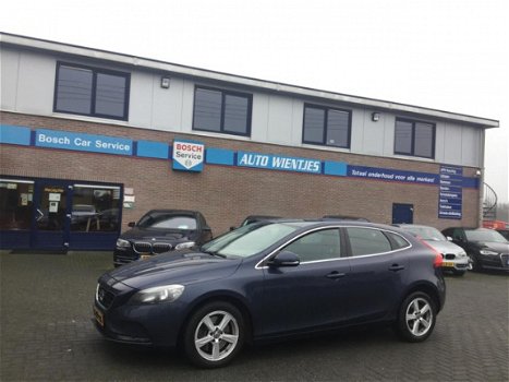 Volvo V40 - 2.0 D4 140KW MOMENTUM - 1