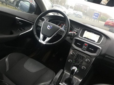 Volvo V40 - 2.0 D4 140KW MOMENTUM - 1