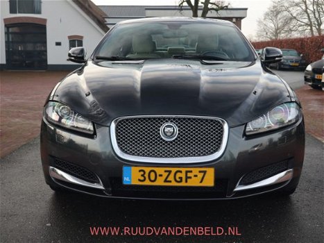 Jaguar XF - 2.0T 240PK AUT.8 NAVI/LEDER/TREKHAAK - 1