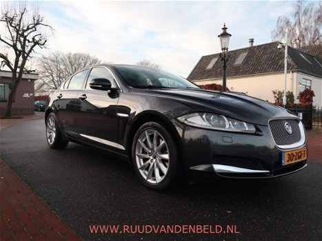 Jaguar XF - 2.0T 240PK AUT.8 NAVI/LEDER/TREKHAAK - 1