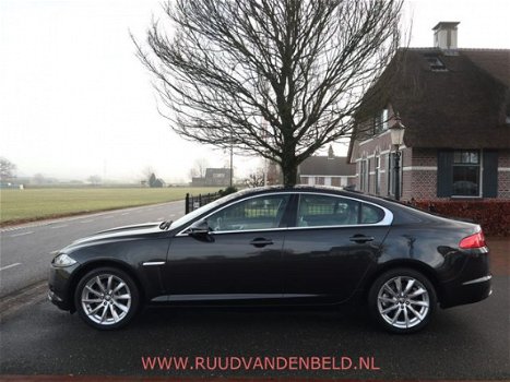 Jaguar XF - 2.0T 240PK AUT.8 NAVI/LEDER/TREKHAAK - 1