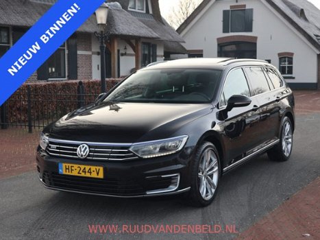 Volkswagen Passat Variant - GTE PANO/LED/ADAP.CRUISE/CAMERA - 1