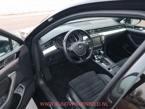 Volkswagen Passat Variant - GTE PANO/LED/ADAP.CRUISE/CAMERA - 1