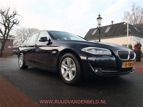 BMW 5-serie Touring - 520D SPORT-AUT. TREKHAAK/HIFI/NAVI/LEER - 1