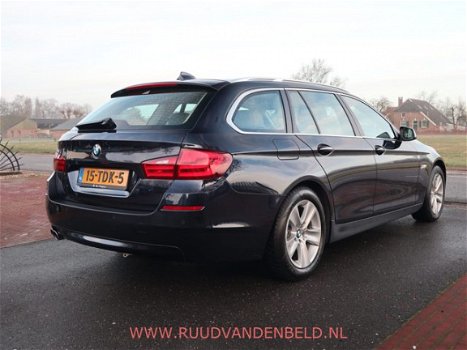 BMW 5-serie Touring - 520D SPORT-AUT. TREKHAAK/HIFI/NAVI/LEER - 1