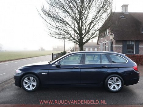 BMW 5-serie Touring - 520D SPORT-AUT. TREKHAAK/HIFI/NAVI/LEER - 1