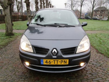 Renault Grand Scénic - 2.0 dCi Tech Line Climate/Cruisecontrol Navigatie Xenon Pdc Lichtmetalen Velg - 1