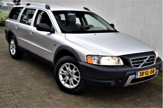 Volvo XC70 - 2.4 D5 Momentum AWD GearTronic 185pk - 1