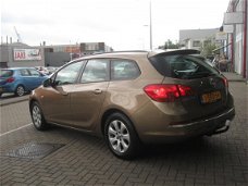 Opel Astra Sports Tourer - 1.4 Turbo Business +
