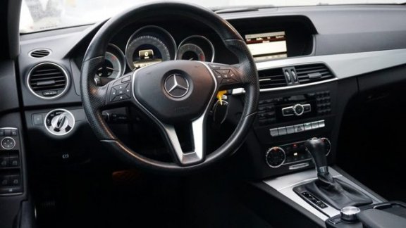 Mercedes-Benz C-klasse - 180 157pk Automaat Sedan Avantgarde Half Leder Navi Xenon Led Afn.Trekhaak - 1