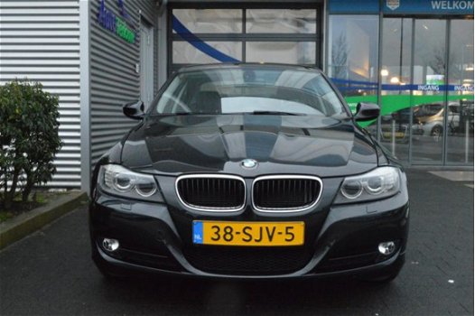 BMW 3-serie - 318i Corporate Lease Luxury Line | BINNENKORT IN ONZE SHOWROOM - 1