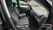 Volkswagen Touran - 1.6 16V FSI Highline