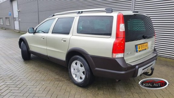 Volvo XC70 - 2.4 D5 AWD Momentum - 1