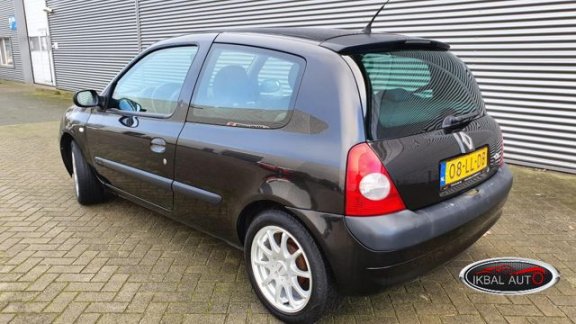 Renault Clio - 1.4 16V Privilege - 1