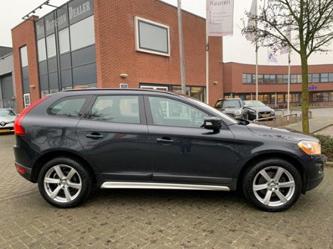 Volvo XC60 - 2.4D Kinetic Navigatie, Cruise Control, 6-versn - 1