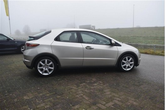 Honda Civic - 1.8 Executive 5 DEURS SPORT - 1